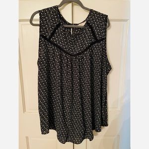 LOFT 20/22 Black & White Floral Top